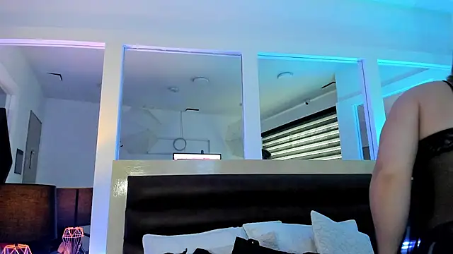 LaurenSpitz online show from 02/18/26, 11:39