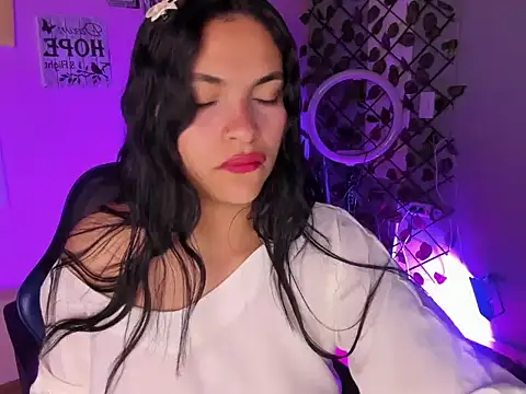 Alisson Evans   online show from 11/24/25, 11:32