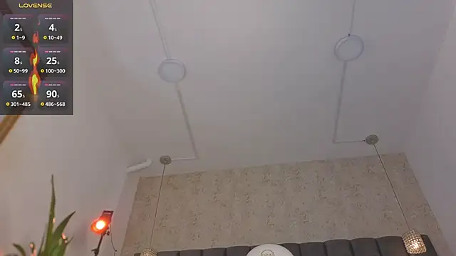 Tania Diaz  online show from 04/21/26, 02:51