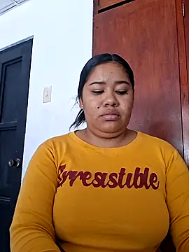 Snapshot of Sarahy- chatting on 07/10/26, 02:30 Sarahy- online show from 07/10/26, 02:30