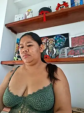 Snapshot of Sarahy- chatting on 07/16/26, 12:44 Sarahy- online show from 07/16/26, 12:44