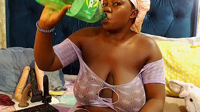 DarkCherryx online show from 02/15/26, 09:52