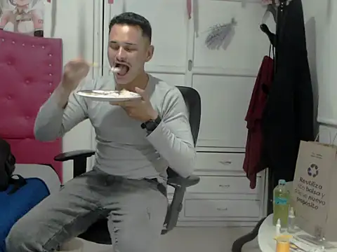 taurosex2025 online show from 11/14/25, 12:42