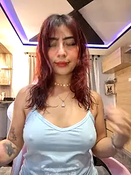 Snapshot of Sarah_Lark- chatting on 02/17/26, 01:13 Sarah Lark- online show from 02/17/26, 01:13