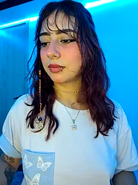 Snapshot of Sarah_Lark- chatting on 03/03/26, 11:10 Sarah Lark- online show from 03/03/26, 11:10