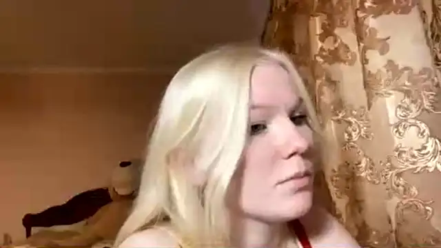 LynellMahe online show from 11/17/25, 10:43