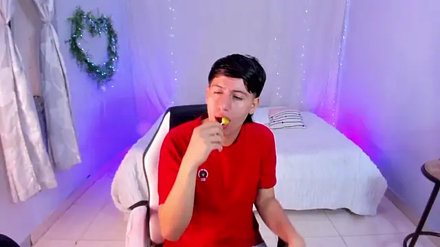 thiagoramirez  online show from 11/12/25, 02:01