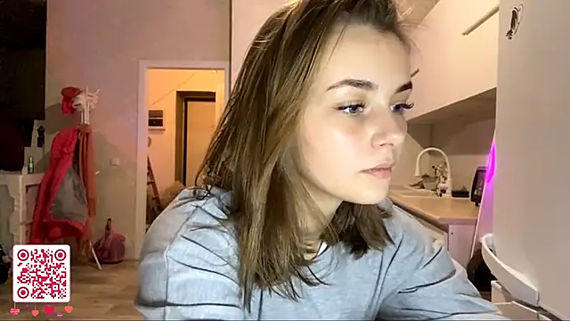 GeralynChiszar online show from 11/21/25, 08:07