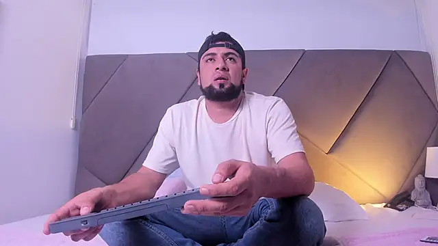 Snapshot of lukas_ad chatting on 11/10/25, 08:30 lukas ad online show from 11/10/25, 08:30