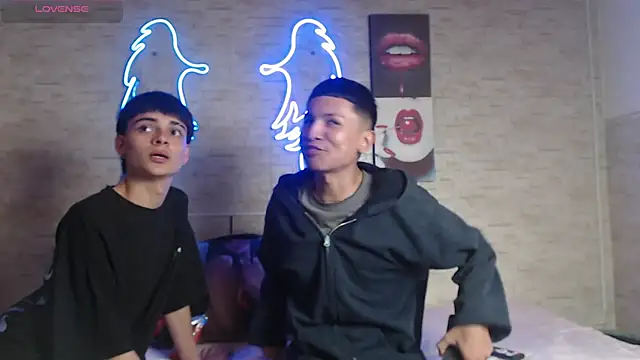 axel milo kairo and noa online show from 11/28/25, 09:28