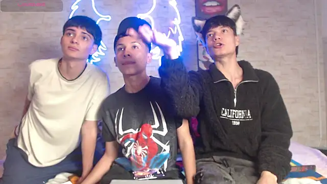 axel milo kairo and noa online show from 11/30/25, 03:54