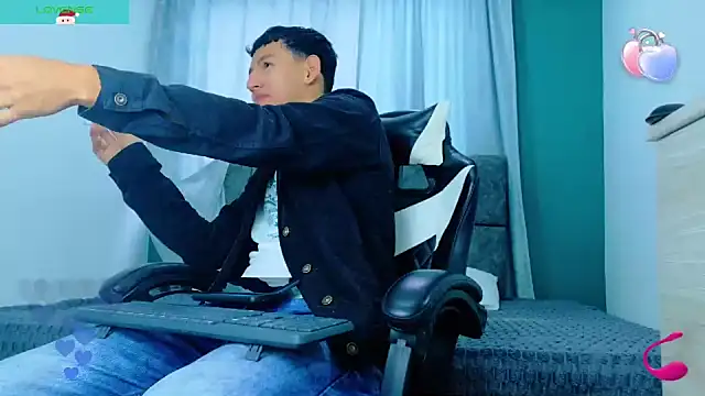 FelipeGonzalezz online show from 11/14/25, 01:32