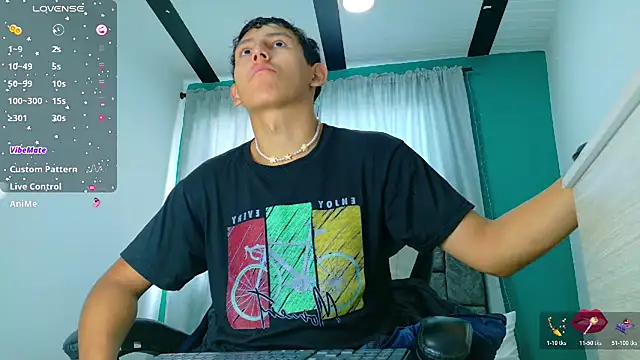 FelipeGonzalezz online show from 12/05/25, 12:36