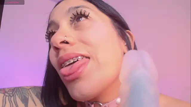 Millie bobby online show from 04/18/26, 07:07