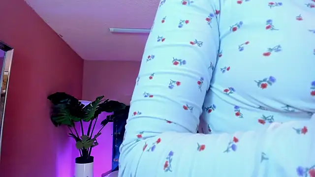 Velvet Dreamss online show from 04/08/26, 11:54