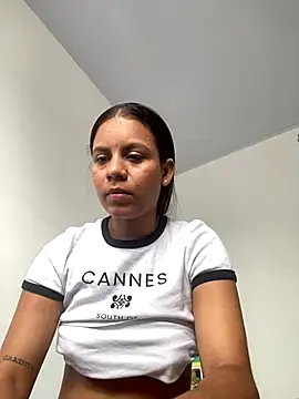 Snapshot of lineichun1708 chatting on 11/11/25, 01:22 lineichun1708 online show from 11/11/25, 01:22