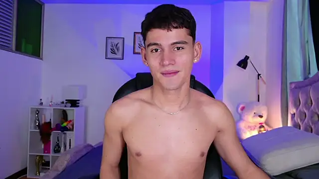 estebanperez 26 online show from 04/23/26, 10:58