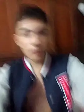 Snapshot of Santiagooo1233 chatting on 11/16/25, 01:00 Santiagooo1233 online show from 11/16/25, 01:00