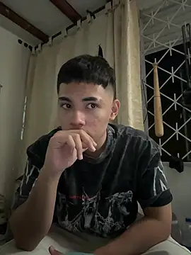 Snapshot of Santiagooo1233 chatting on 02/15/26, 12:07 Santiagooo1233 online show from 02/15/26, 12:07