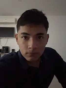 Snapshot of Santiagooo1233 chatting on 03/23/26, 06:28 Santiagooo1233 online show from 03/23/26, 06:28