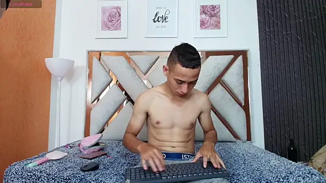 Antonella And Thiago online show from 11/15/25, 12:13