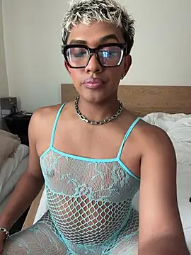 Snapshot of Ashleythelatina chatting on 07/06/26, 06:43 Ashleythelatina online show from 07/06/26, 06:43