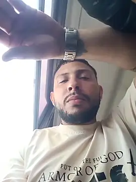 Snapshot of MAX_Jhonnson chatting on 11/24/25, 09:14 MAX Jhonnson online show from 11/24/25, 09:14