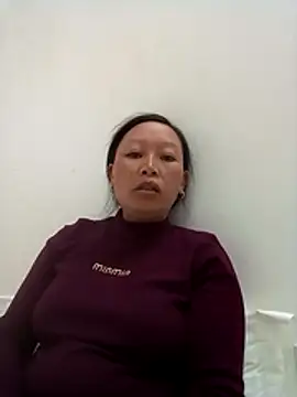 girl-hot2x online show from 11/19/25, 12:16