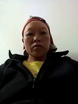 girl-hot2x online show from 11/28/25, 11:13