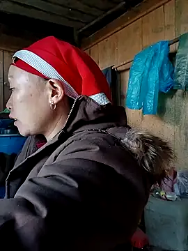 girl-hot2x online show from 12/19/25, 01:34