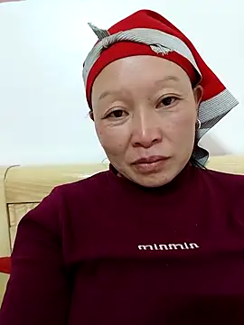 Snapshot of girl-hot2x chatting on 02/07/26, 12:31 girl-hot2x online show from 02/07/26, 12:31