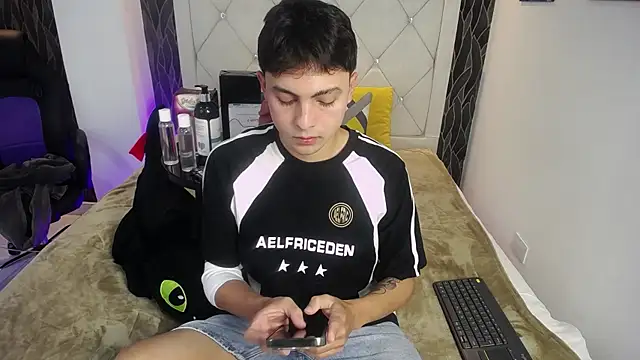 Samu FoXXX online show from 01/13/26, 08:47