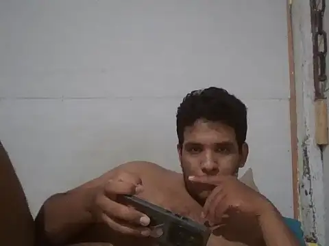 Snapshot of josecamsex27 chatting on 01/17/26, 04:17 josecamsex27 online show from 01/17/26, 04:17