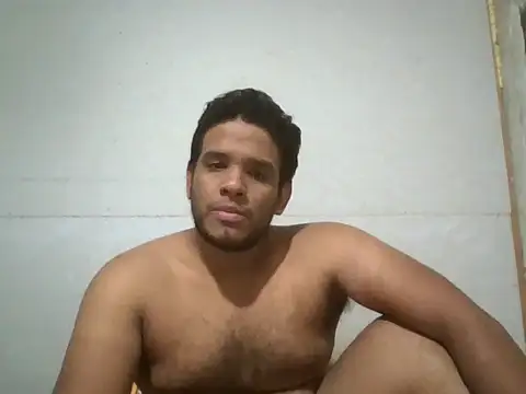 Snapshot of josecamsex27 chatting on 02/13/26, 02:07 josecamsex27 online show from 02/13/26, 02:07