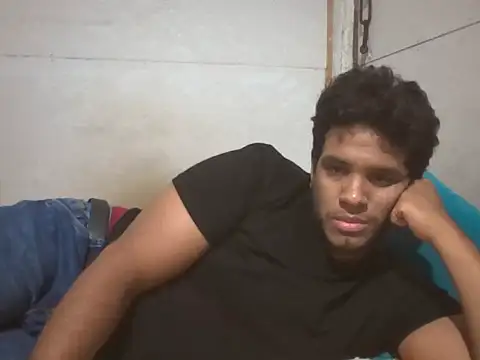 Snapshot of josecamsex27 chatting on 02/14/26, 03:25 josecamsex27 online show from 02/14/26, 03:25