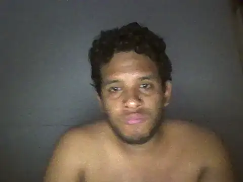 Snapshot of josecamsex27 chatting on 02/26/26, 02:21 josecamsex27 online show from 02/26/26, 02:21