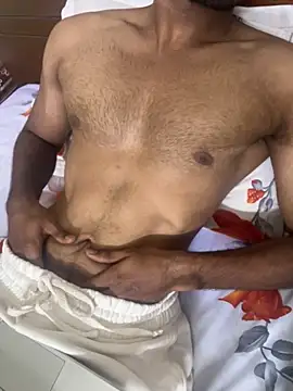 secret-boy12 online show from 12/03/25, 07:01