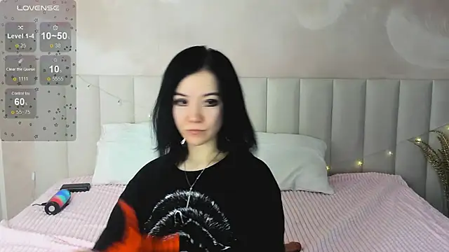 Lina Moony online show from 01/13/26, 02:17