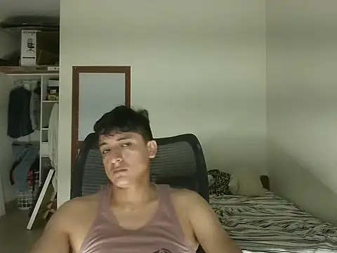 Snapshot of romdem chatting on 11/11/25, 09:09 romdem online show from 11/11/25, 09:09