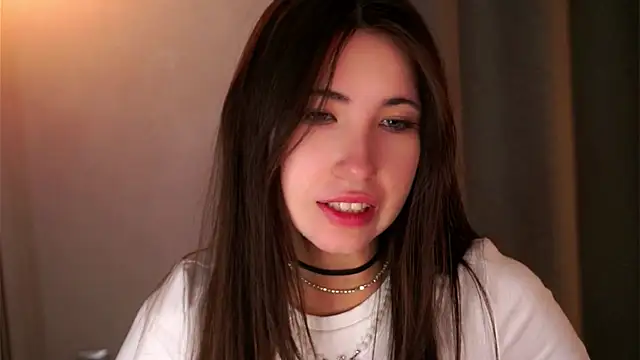 NanceeWestaway online show from 12/19/25, 04:03