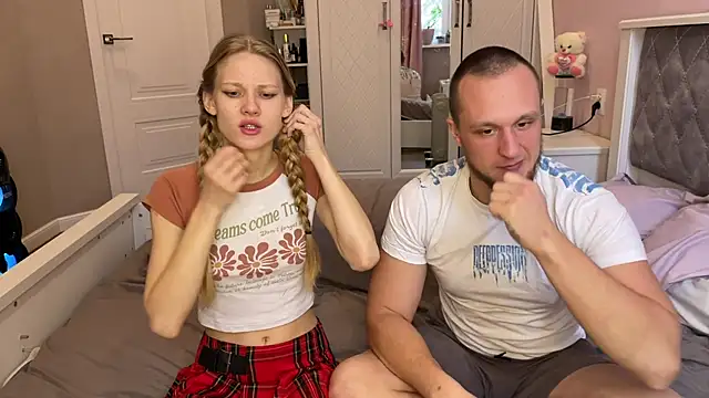 Daisy Couple online show from 01/17/26, 07:35