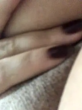 Snapshot of _-_-_-sthefany_-_-_- chatting on 11/14/25, 07:29 - - -sthefany - - - online show from 11/14/25, 07:29