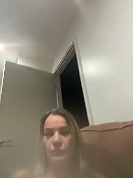 Cutebrowneyes  online show from 12/19/25, 11:12