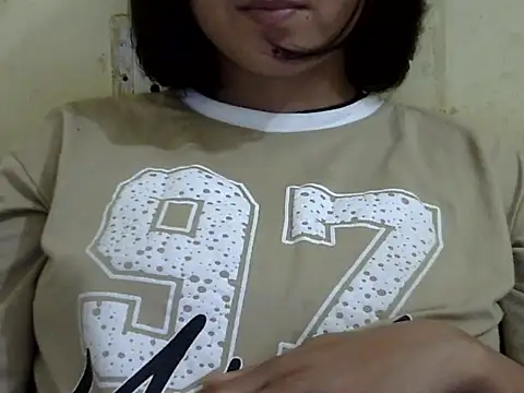 Snapshot of Anika_Singh chatting on 05/12/26, 09:50 Anika Singh online show from 05/12/26, 09:50