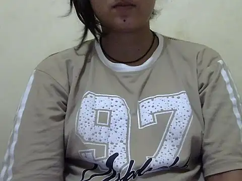 Snapshot of Anika_Singh chatting on 06/13/26, 02:31 Anika Singh online show from 06/13/26, 02:31