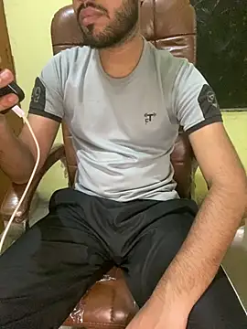 hotyyyyjonny online show from 04/23/26, 03:08