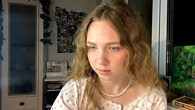 Snapshot of KiaNitchman chatting on 11/15/25, 05:09 KiaNitchman online show from 11/15/25, 05:09