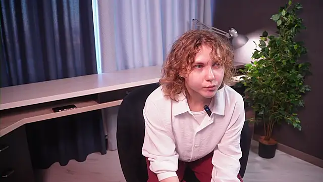 MinaBelsey online show from 11/18/25, 02:39