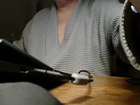 sssuka online show from 02/11/26, 10:04