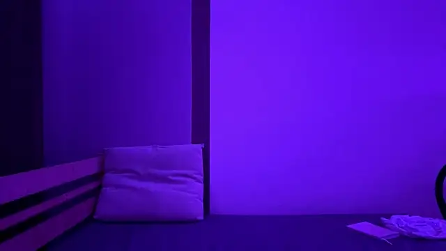 EmilySkyline online show from 11/22/25, 07:13